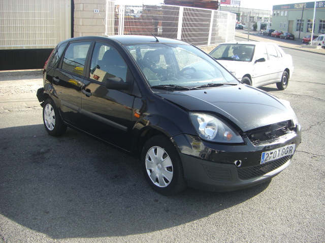 vista delantera derecha FORD FIESTA 1.4 TDCI 80CV