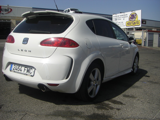 vista trasera derecha SEAT LEON REFERENCE 1.9 TDI 105CV 