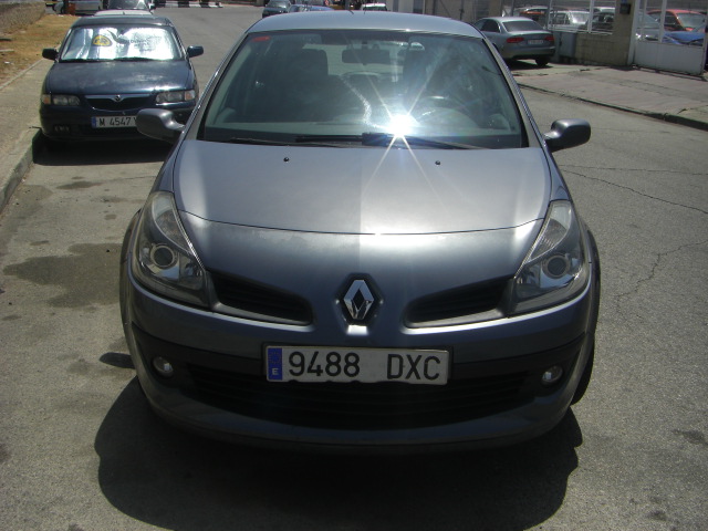 vista delantera RENAULT CLIO 1.5 DCI 107CV