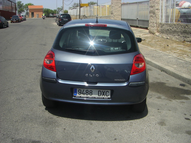 vista trasera RENAULT CLIO 1.5 DCI 107CV