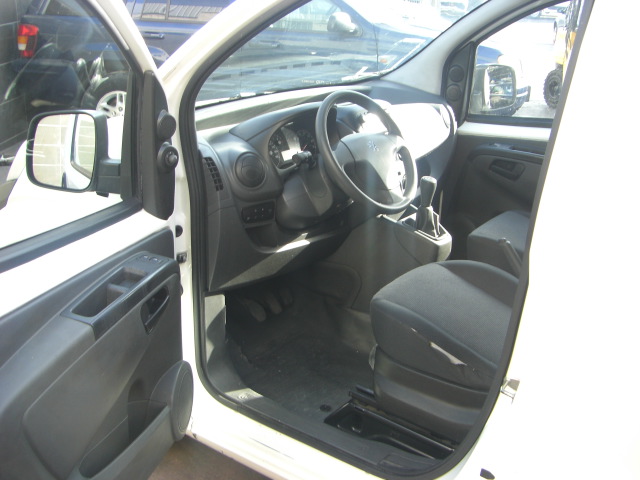 vista interior izquierdo PEUGEOT BIPPER INDUSTRIAL 1.4 HDI 70CV