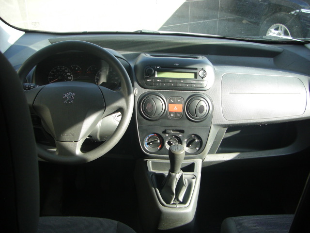 vista salpicadero PEUGEOT BIPPER INDUSTRIAL 1.4 HDI 70CV