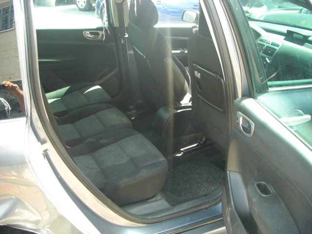 vista interior trasero PEUGEOT 307 SW 1.9 HDI 110CV 7PLAZAS