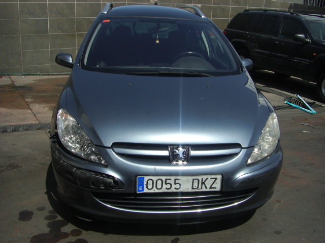 vista delantera PEUGEOT 307 SW 1.9 HDI 110CV 7PLAZAS