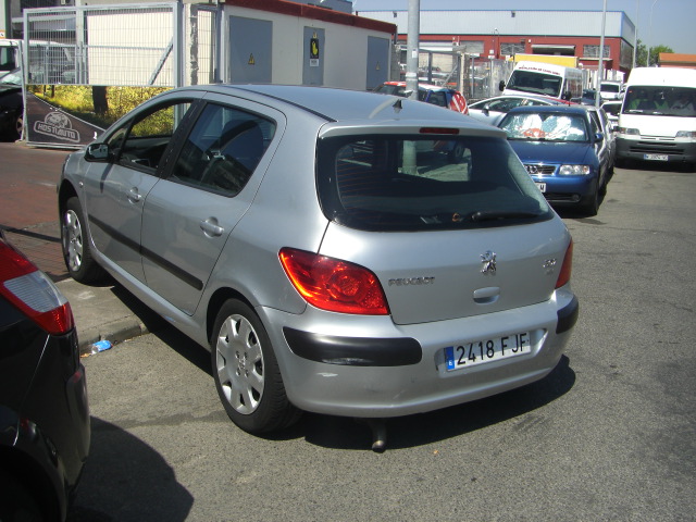 vista trasera izquierda PEUGEOT 307 1.6 HDI 110CV