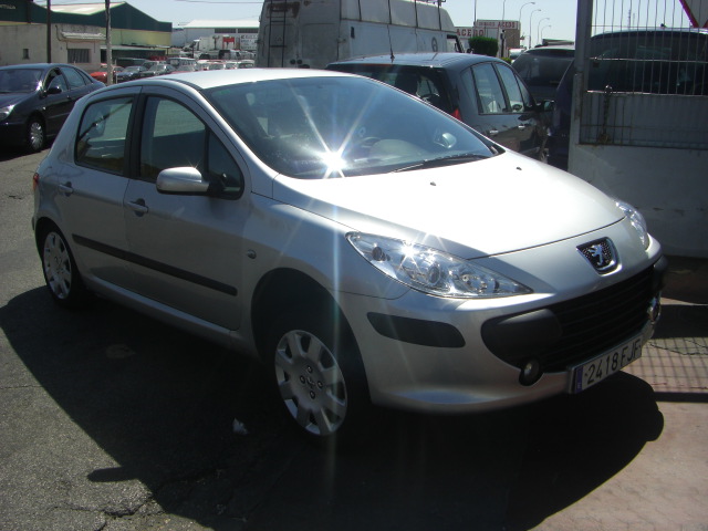 vista delantera derecha PEUGEOT 307 1.6 HDI 110CV