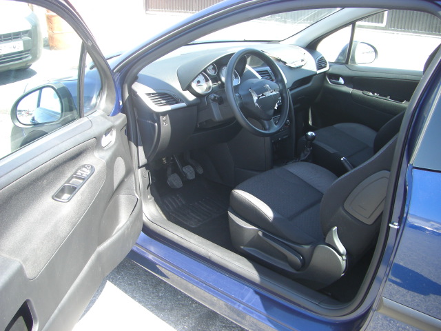 vista interior izquierdo PEUGEOT 207 1.6 HDI 90CV