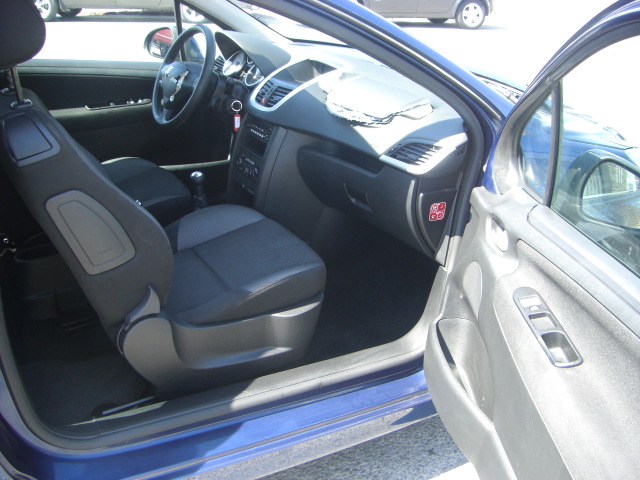 vista interior derecho PEUGEOT 207 1.6 HDI 90CV