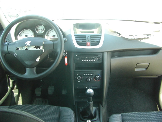 vista salpicadero PEUGEOT 207 1.6 HDI 90CV