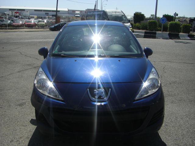 vista delantera PEUGEOT 207 1.6 HDI 90CV