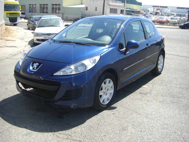 vista delantera izquierda PEUGEOT 207 1.6 HDI 90CV