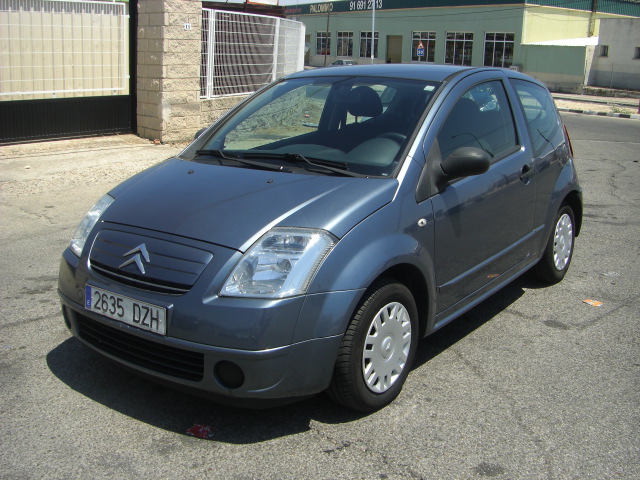 vista delantera izquierda CITROEN C-2 1.1 60CV
