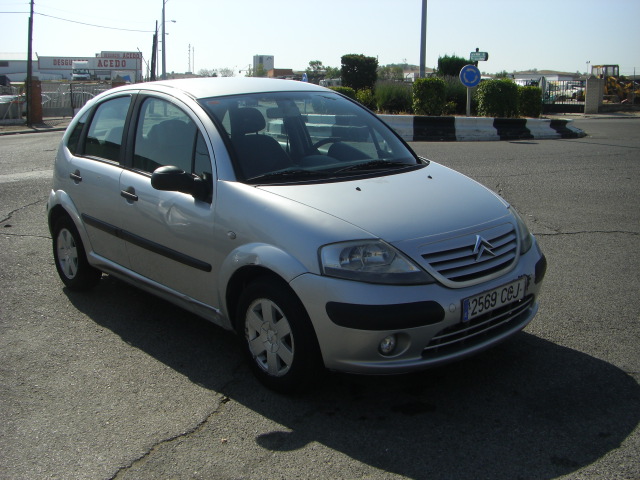 vista delantera derecha CITROEN C-3 1.4 HDI 68CV SX PLUS