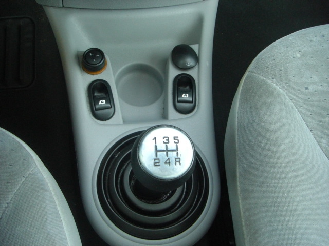 vista cambio CITROEN C-3 1.4 HDI 68CV SX PLUS