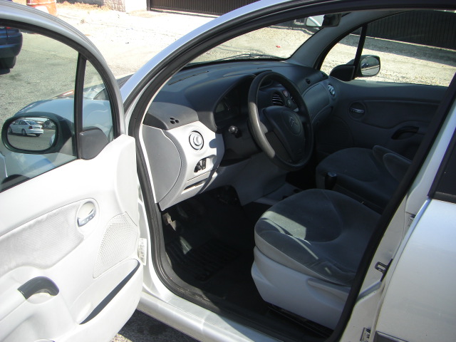 vista interior izquierdo CITROEN C-3 1.4 HDI 68CV SX PLUS