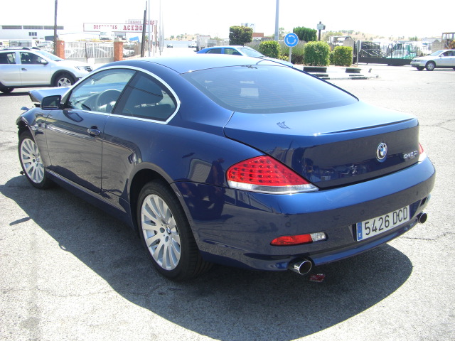 vista trasera izquierda BMW 645 CI 4.4 333CV