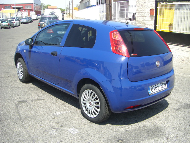 vista trasera izquierda FIAT GRANDE PUNTO VAN 1.3 MULTIJET 75CV