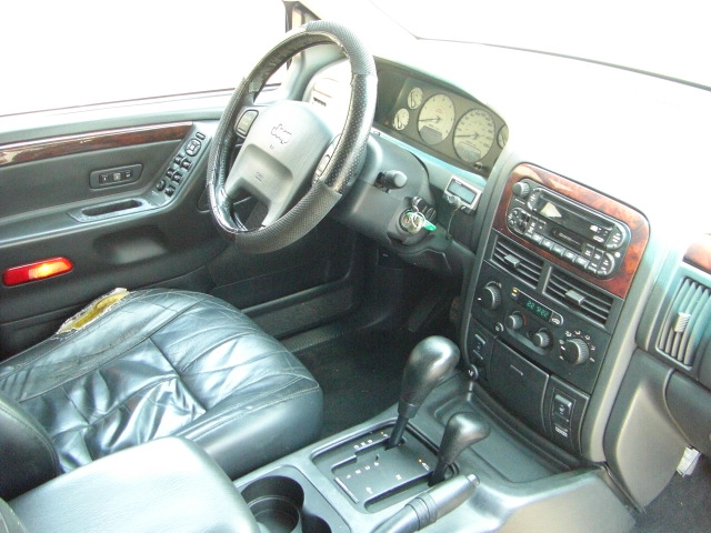 vista salpicadero JEEP GRAND CHEROKEE 2.7 CRDI 163CV AUTOMATICO