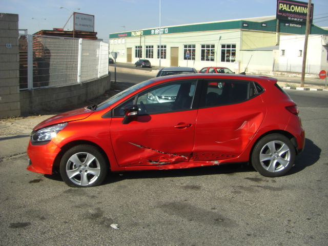 vista lateral izquierdo RENAULT CLIO 1.5 DCI 90CV