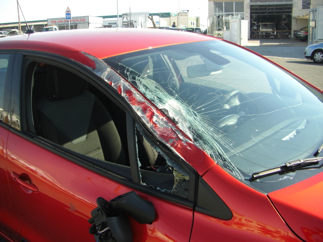 daños pilar derecho RENAULT CLIO 1.5 DCI 90CV