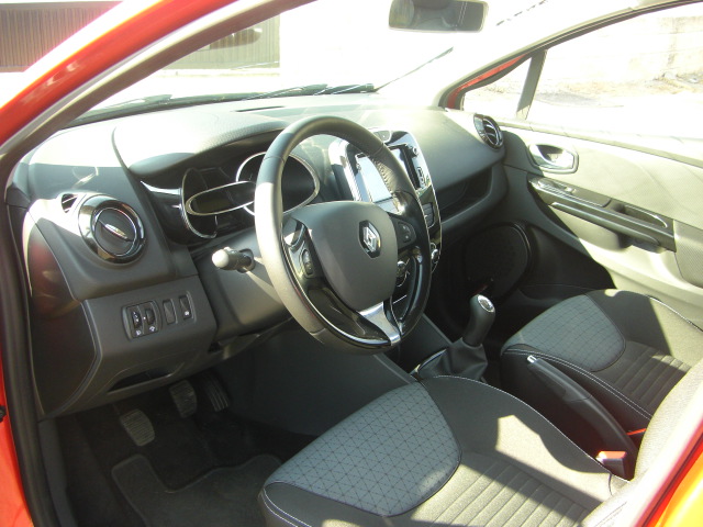 vista interior delantero RENAULT CLIO 1.5 DCI 90CV