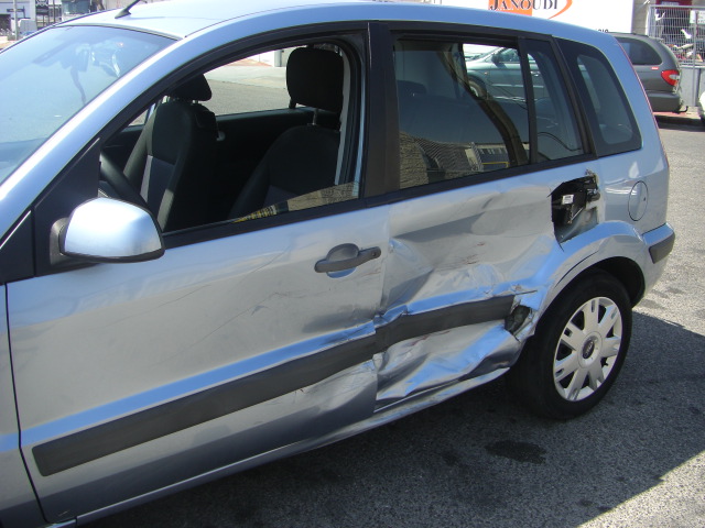 vista golpe FORD FUSION 1.4 TDCI 68CV