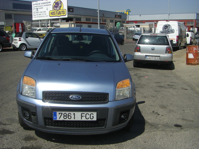 vista delantera FORD FUSION 1.4 TDCI 68CV