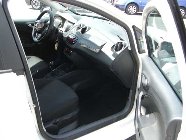 vista interior derecho SEAT IBIZA 1.6 TDI SPORT 105CV