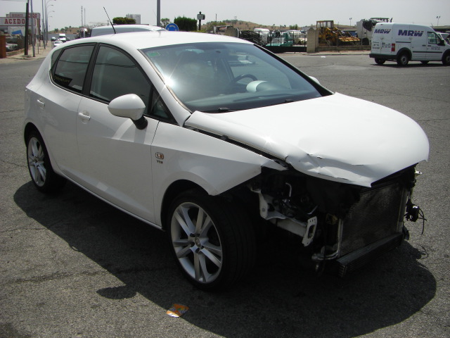 vista delantera derecha vista interior derecho SEAT IBIZA 1.6 TDI SPORT 105CV