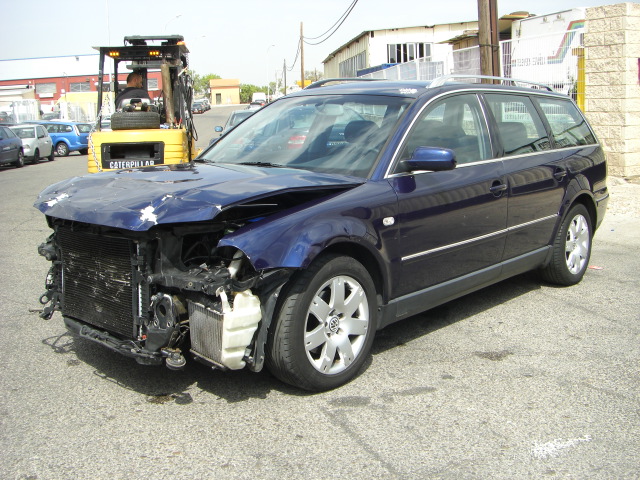 vista delantera izquierda VOLKSWAGEN PASSAT AVANT 1.9 TDI 130CV