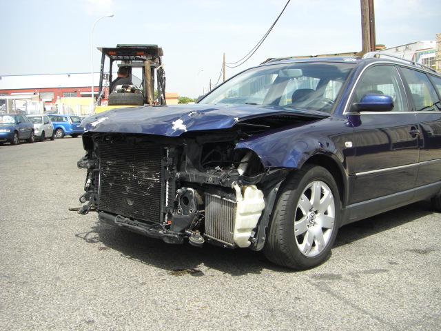 vista golpe VOLKSWAGEN PASSAT AVANT 1.9 TDI 130CV