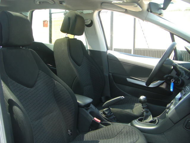 vista interior derecho 2 PEUGEOT 308 SW CONFORT 1.6 HDI 108CV 7 PLAZAS