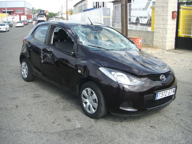 vista delantera derecha MAZDA 2 1.4 GASOLINA 75CV