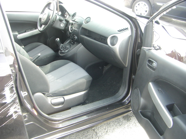 vista interior derecho MAZDA 2 1.4 GASOLINA 75CV