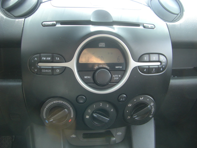 vista cd y a/c MAZDA 2 1.4 GASOLINA 75CV