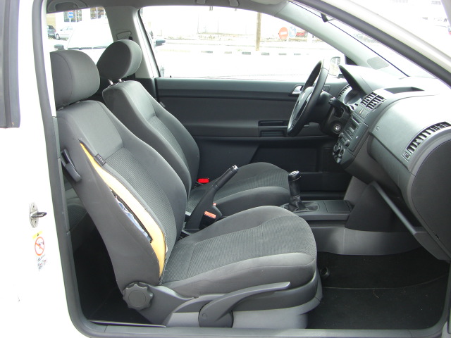 vista interior derecho VOLHSWAGEN POLO 1.4 GASOLINA 80CV