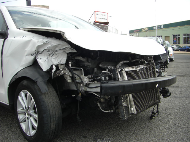 vista golpe 2 VOLHSWAGEN POLO 1.4 GASOLINA 80CV