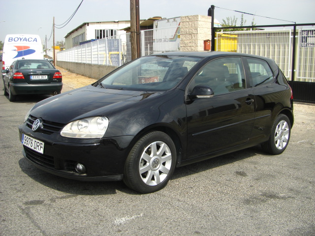 vista delantera izquierda VOLKSWAGEN GOLF 2.0 TDI 140CV