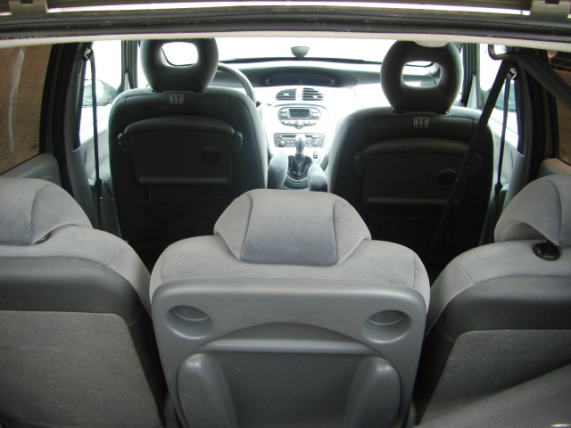 vista interior CITROEN XSARA PICASSO 1.6 HDI 110CV