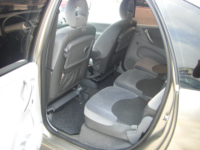 vista interior trasero 2 CITROEN XSARA PICASSO 1.6 HDI 110CV
