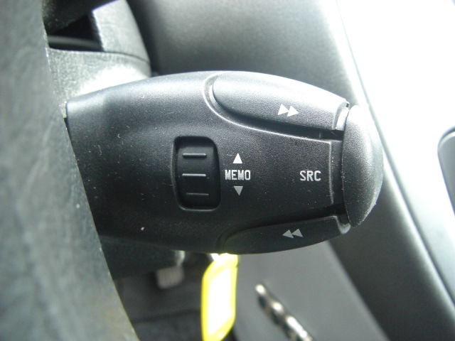vista mandos audio en volante CITROEN XSARA PICASSO 1.6 HDI 110CV