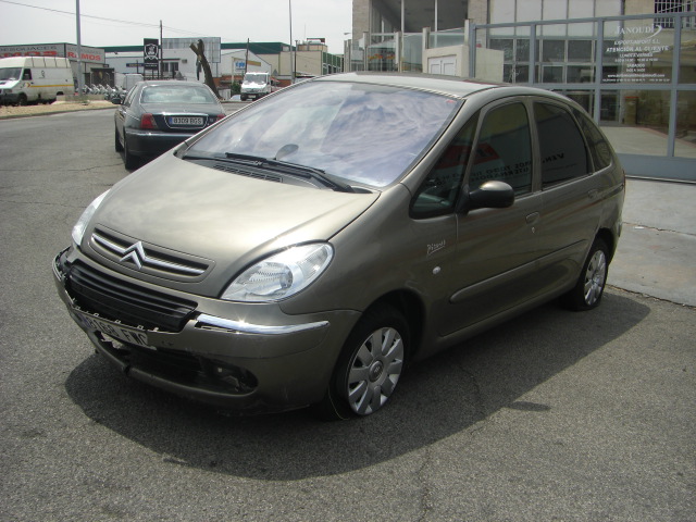 vista delantera izquierda CITROEN XSARA PICASSO 1.6 HDI 110CV