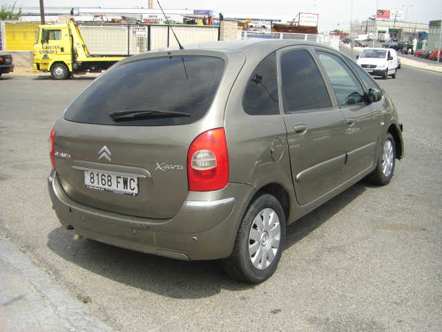 vista trasera derecha CITROEN XSARA PICASSO 1.6 HDI 110CV