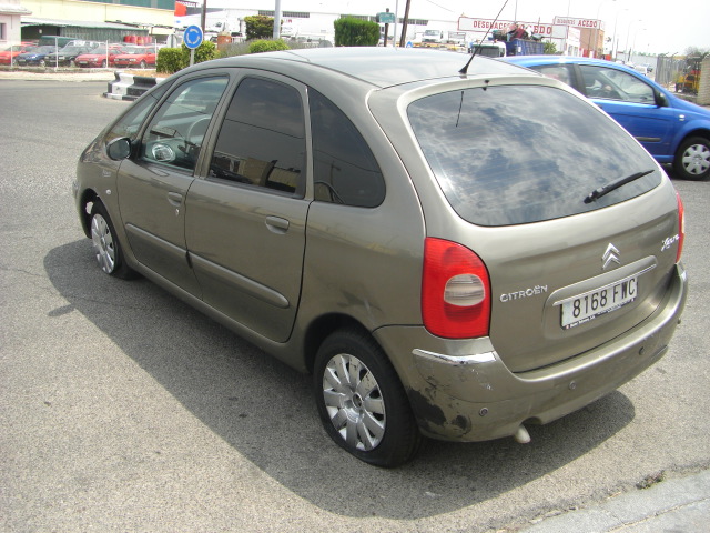 vista trasera izquierda CITROEN XSARA PICASSO 1.6 HDI 110CV