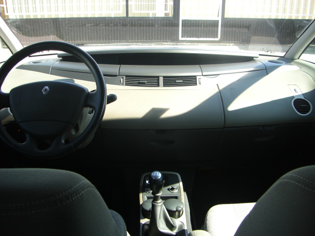 vista salpicadero RENAULT GRAND ESPACE 2.2 DCI 150CV 7 PLAZAS