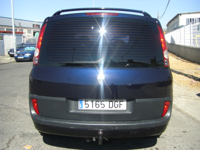 vista trasera RENAULT GRAND ESPACE 2.2 DCI 150CV 7 PLAZAS
