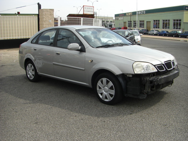 vista delantera derecha DAEWOO NUBIRA 1.8 GASOLINA 122CV