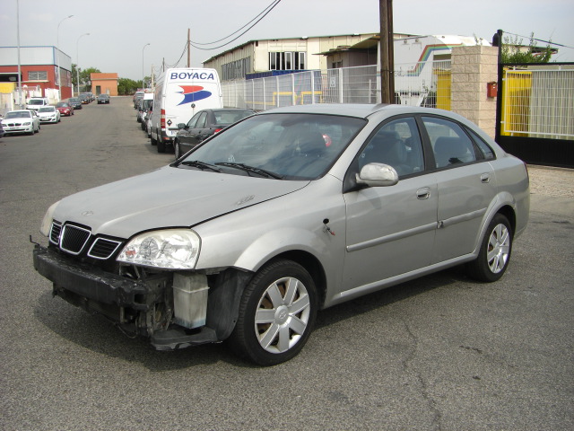 vista delantera izquierda DAEWOO NUBIRA 1.8 GASOLINA 122CV