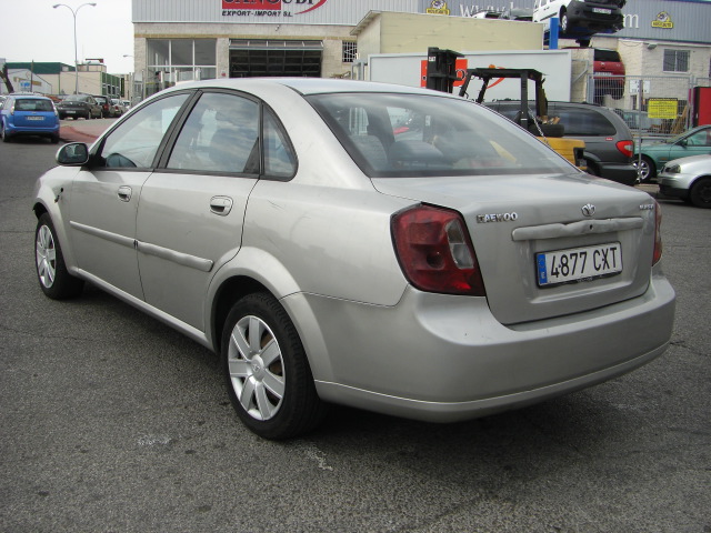 vista trasera izquierda DAEWOO NUBIRA 1.8 GASOLINA 122CV