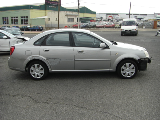 vista lateral derecho DAEWOO NUBIRA 1.8 GASOLINA 122CV